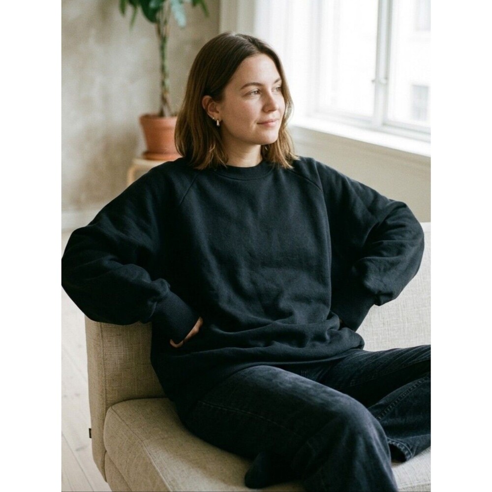 Colsie Black Crewneck Pullover Sweatshirt